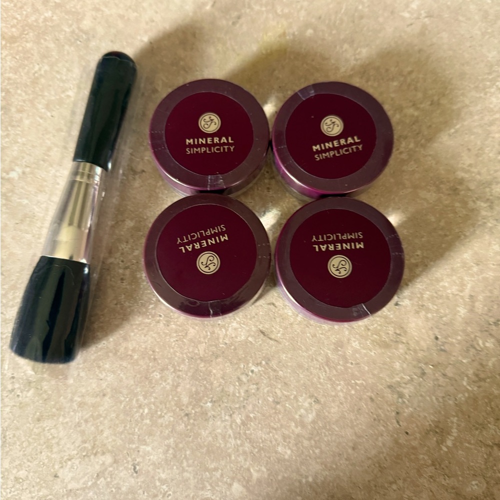 Mineral Simplicity 5 Piece Makeup Set w/bag